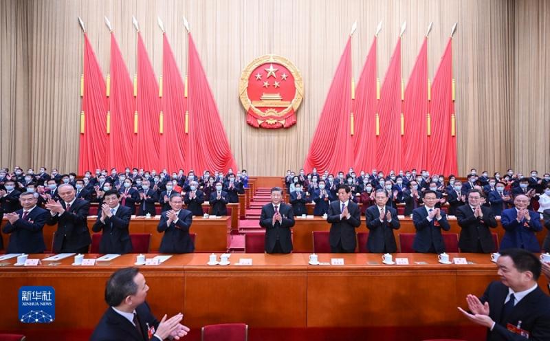 十四届全国人大一次会议选举产生新一届国家领导人 习近平全票当选国家主席中央军委主席(图1)