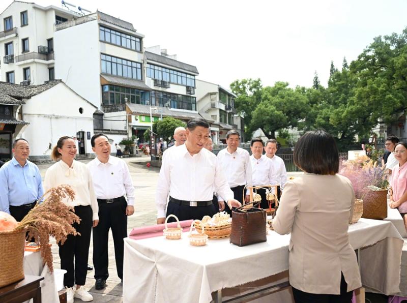 习近平在浙江金华市考察调研(图1)