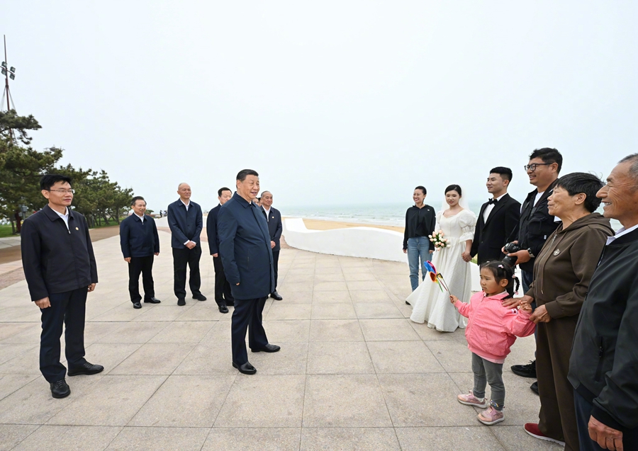 习近平在山东日照市考察调研(图7)