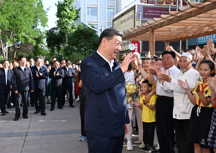 习近平：五十六个民族凝聚在一起就是中华民族共同体(图2)