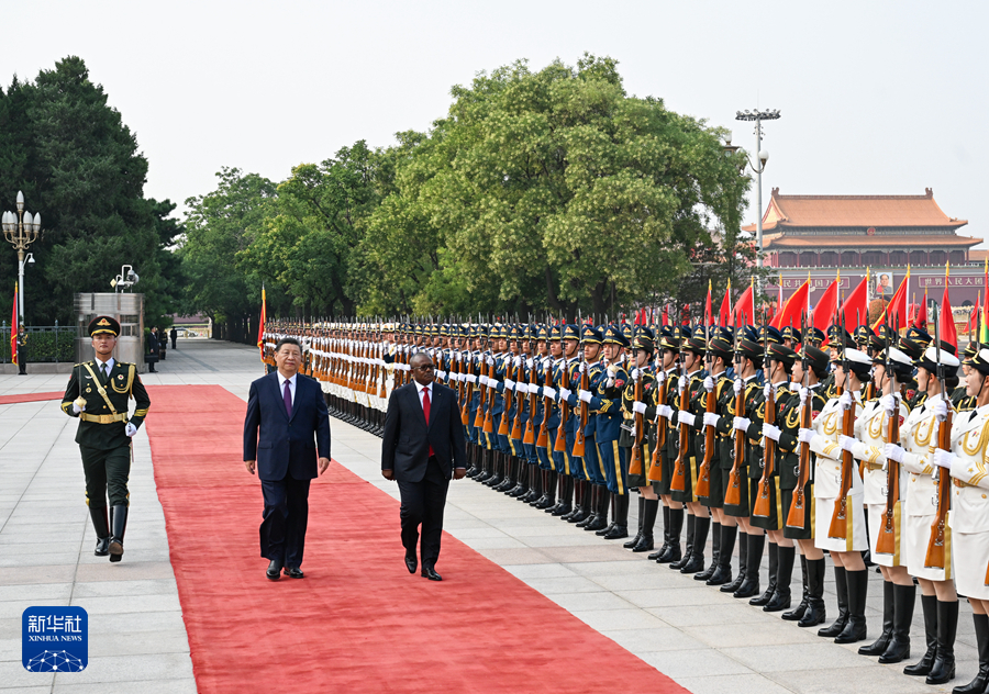 习近平同几内亚比绍总统恩巴洛会谈(图1)