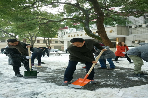 风雪中我们在行动