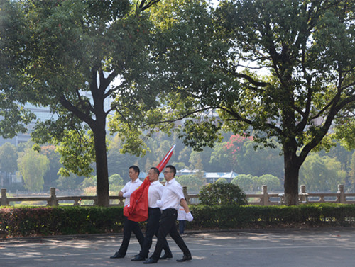 省社科院举行庆祝中华人民共和国成立70周年升国旗仪式(图2)