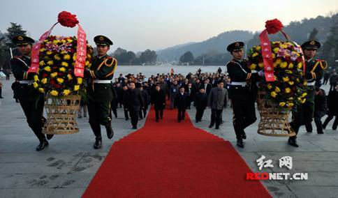 刘建武院长参加韶山毛泽东同志纪念馆建馆50周年座谈会(图1)